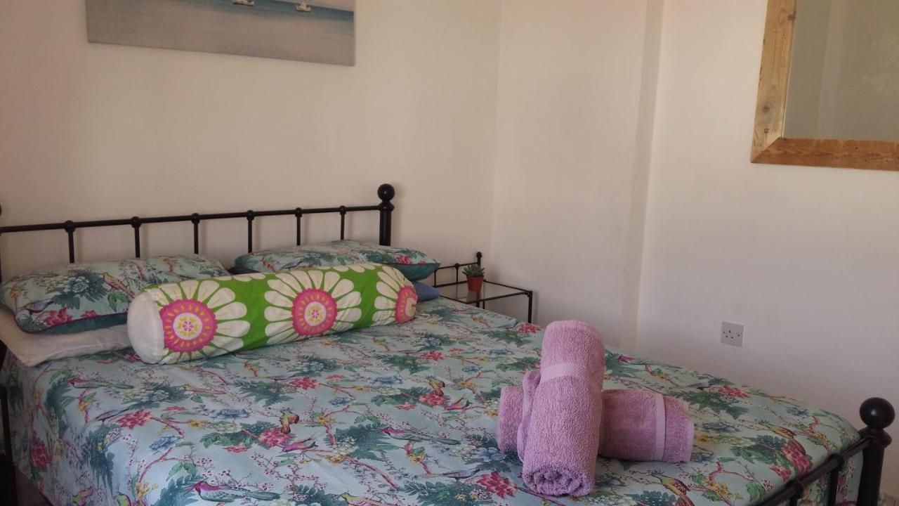 Athena And The Owl Beachside Apt Paphos Exterior foto