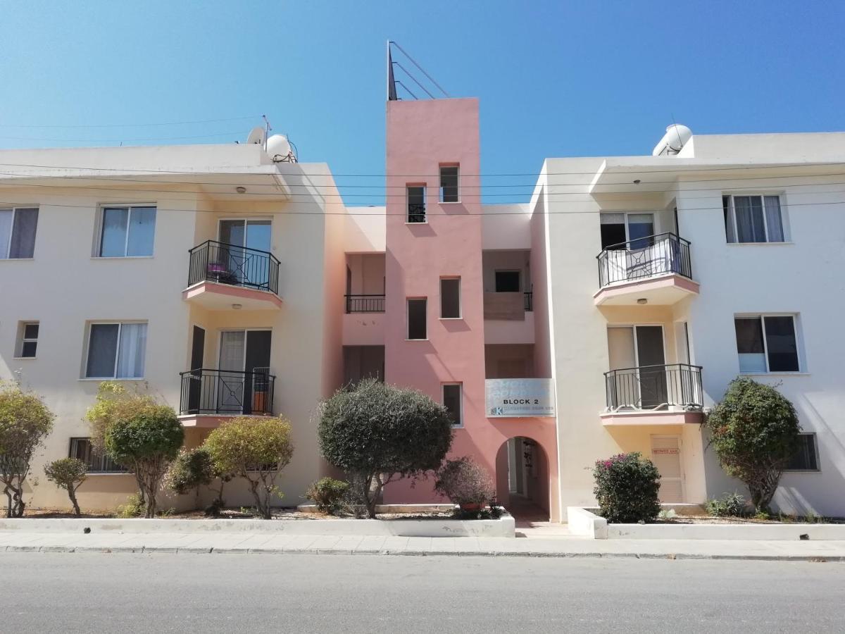 Athena And The Owl Beachside Apt Paphos Exterior foto
