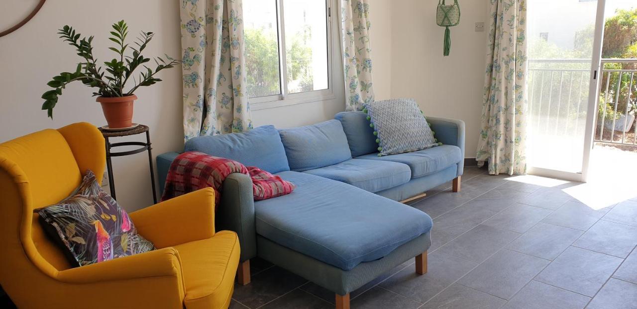 Athena And The Owl Beachside Apt Paphos Exterior foto