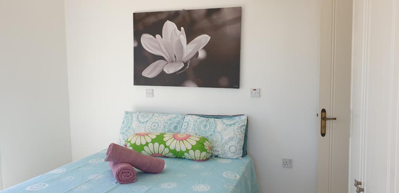 Athena And The Owl Beachside Apt Paphos Exterior foto