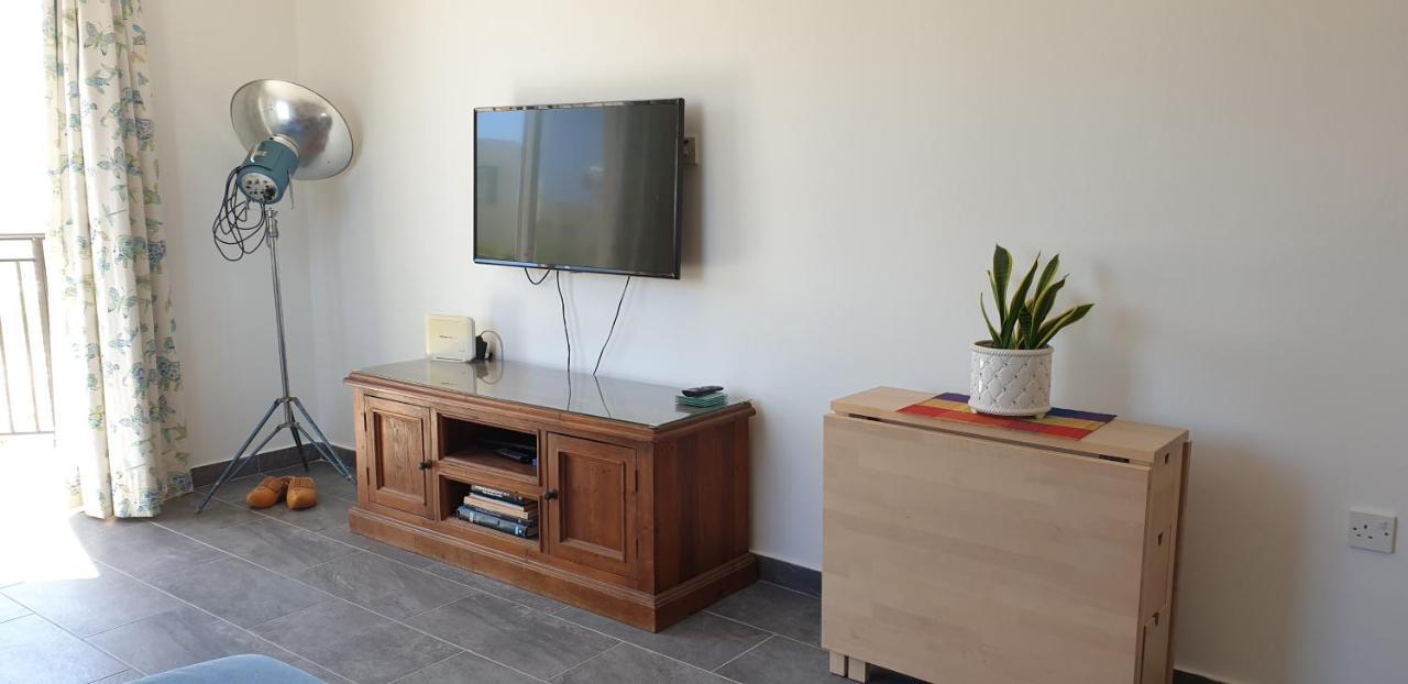 Athena And The Owl Beachside Apt Paphos Exterior foto